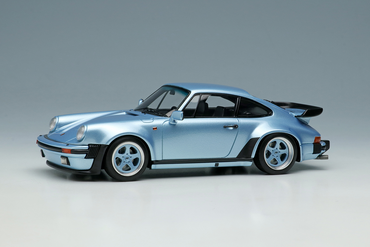 Make Up Co., Ltd. / Porsche 930 turbo 1988