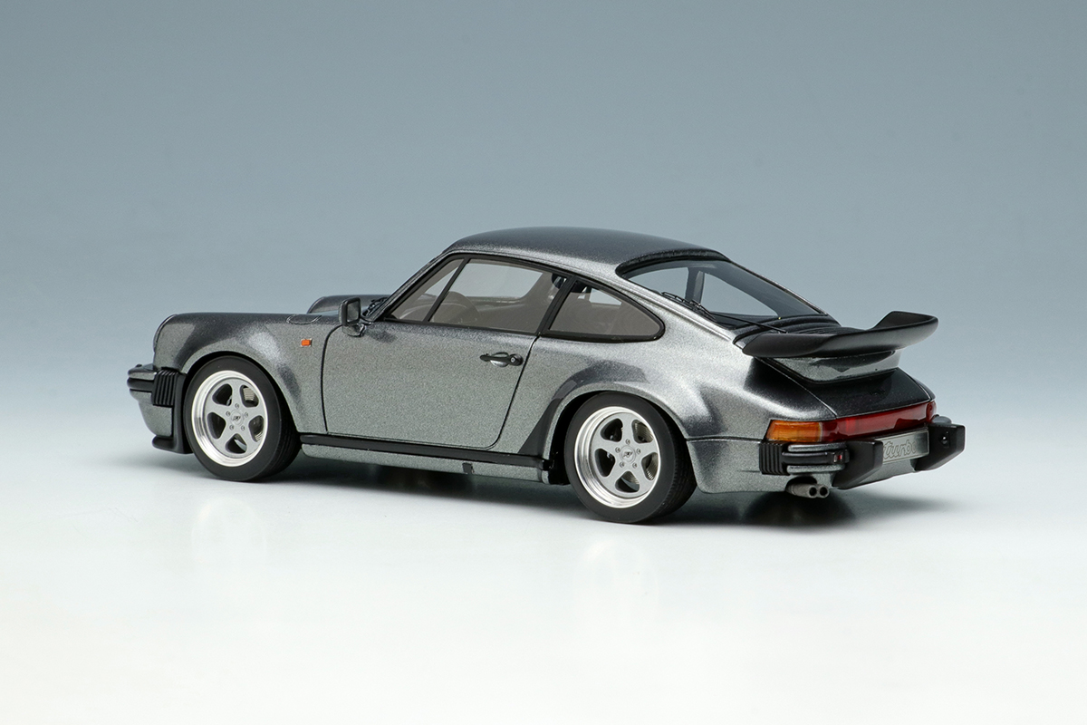 Make Up Co., Ltd. / Porsche 930 turbo 1988