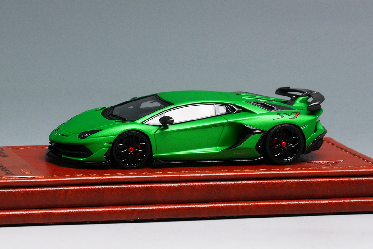 Titan64 ランボルギーニ アヴェンタドール SVJ