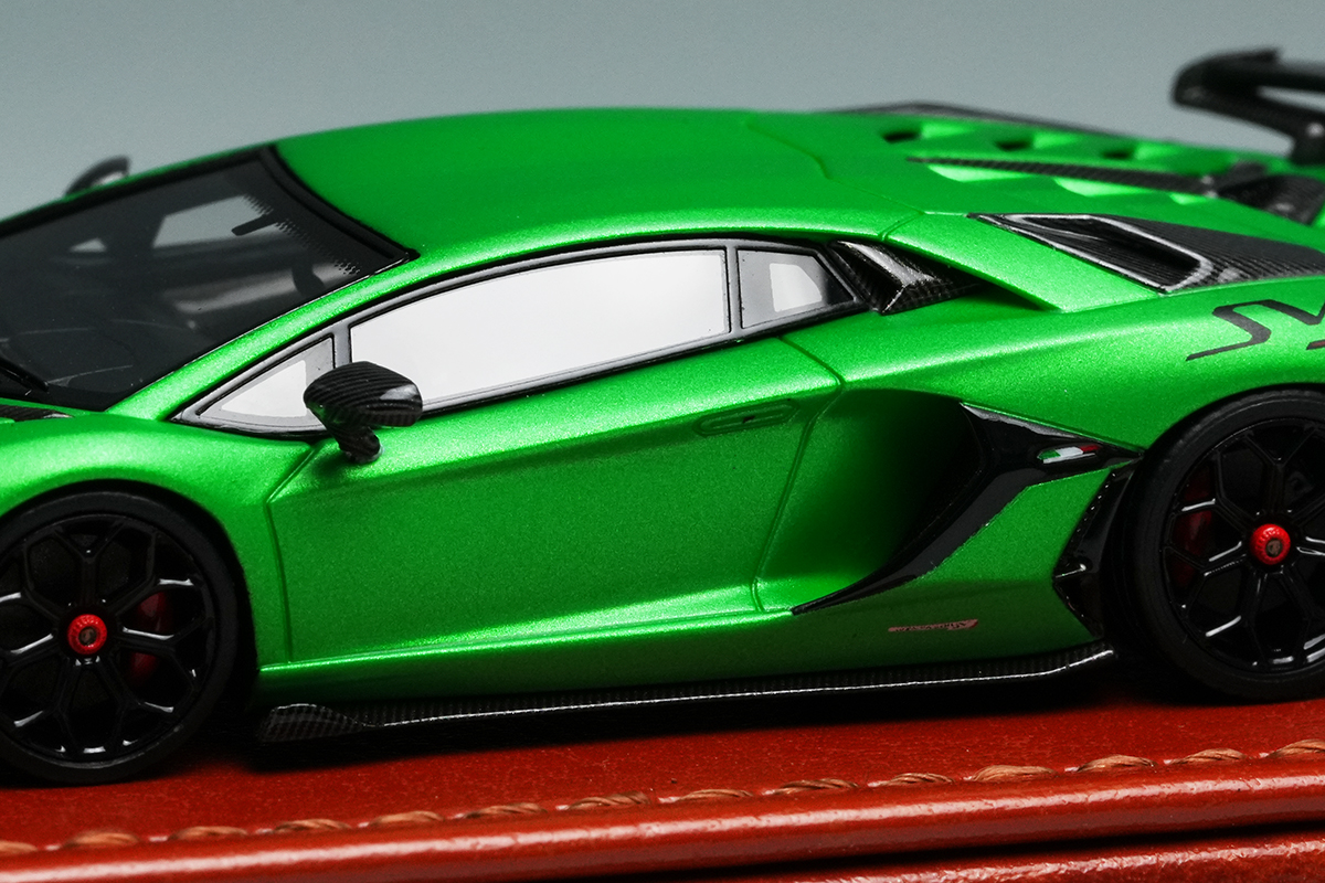 Titan64 ランボルギーニ アヴェンタドール SVJ
